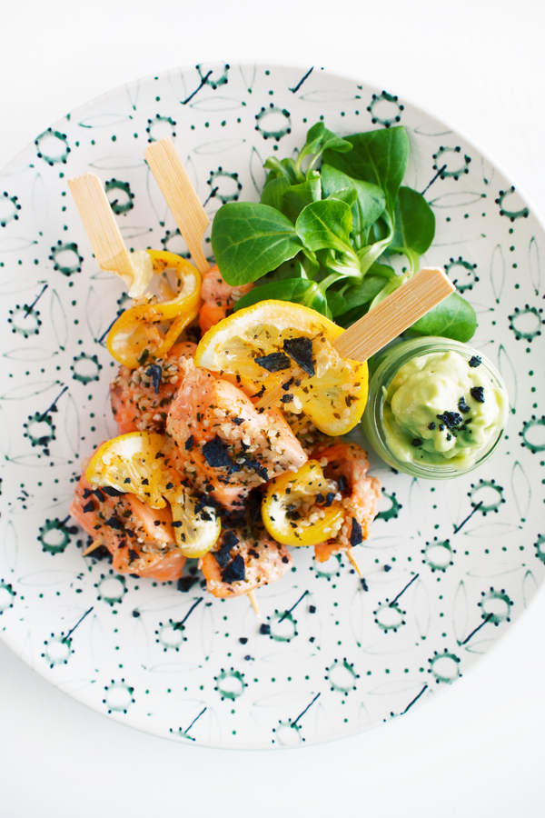 Brocheta-Salmón-y-Mahonesa-Aguacate-5