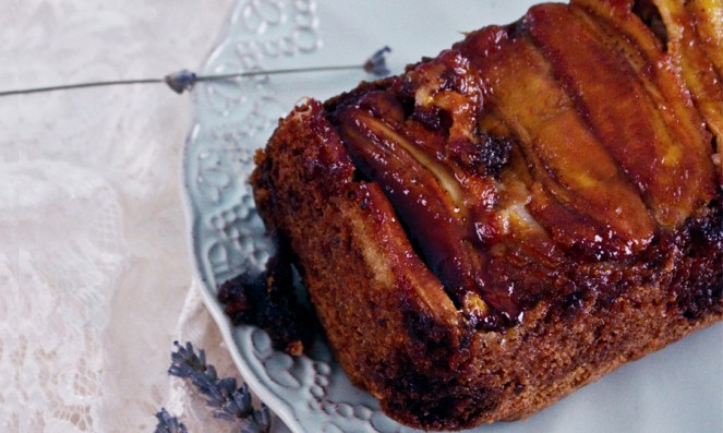 BANANA-plum-cake