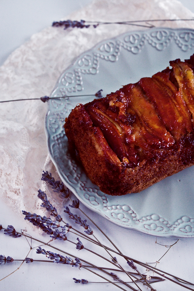 BANANA-plum-cake