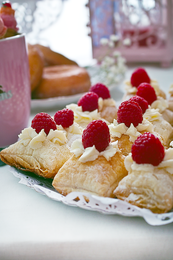 mini-hojaldritos-nata-frambuesa