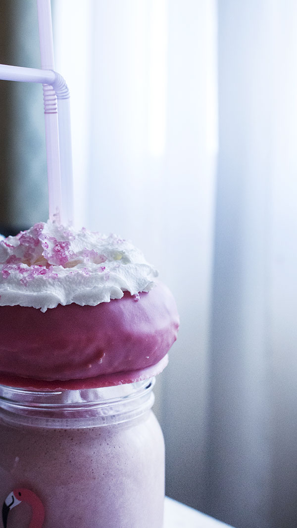 Pantera Rosa's Donuts Milkshake