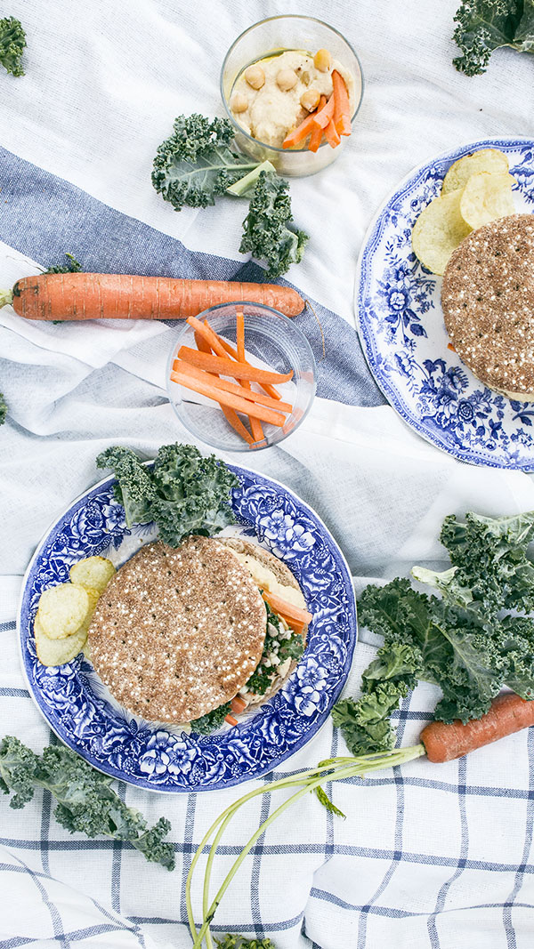 kale-hummus-sandwich-10
